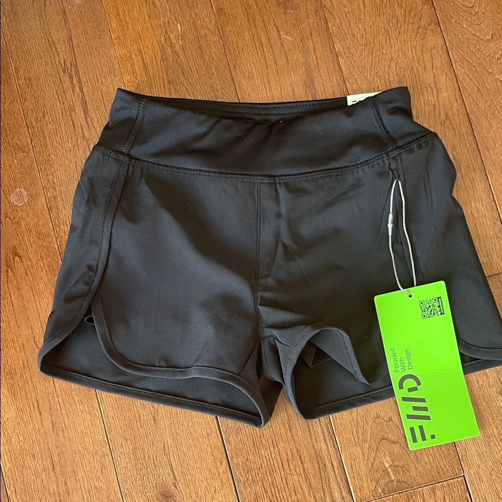 FWD Performance Shorts - Picture 2 of 4